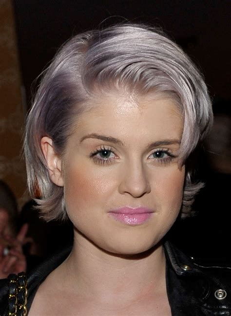Besides, i have collected some pictures of kelly with blonde hair and brunette hair. Kelly Osbourne Shape | 6k pics