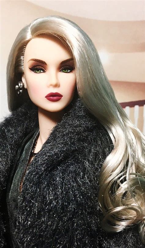 pin by michelle blair on dolls beautiful barbie dolls barbie fashion fashion royalty dolls