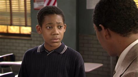 Watch Everybody Hates Chris Season 2 Episode 14 Everybody Hates The Substitute Full Show On