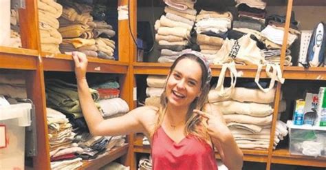 Her birthday, what she did before fame, her family life, fun trivia facts, popularity rankings, and more. EDHO'nun eski yıldızı Ece Hakim, çalışkanlığıyla övgüleri ...