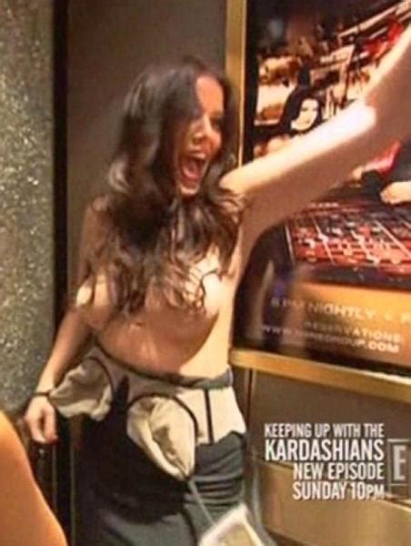 Khloe Kardashian Nude Pics P Gina