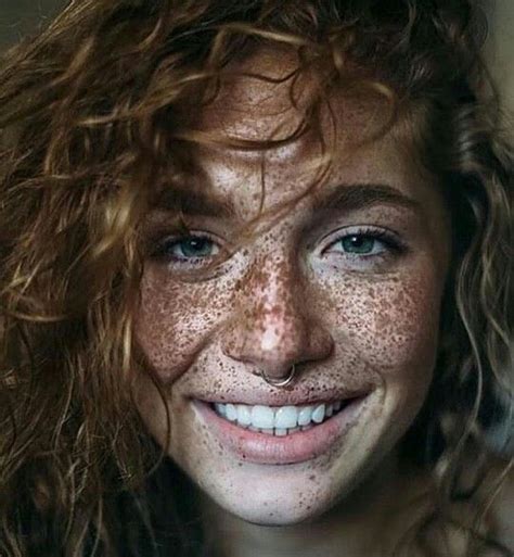 Pin De Franco En Sueños Beautiful Freckles Women With Freckles Y Portrait Photography