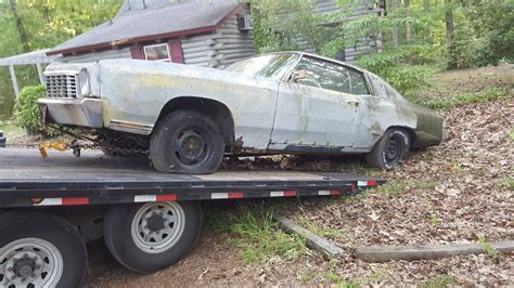 What is a junk car? Who buys junk cars near me? We Come to You! Roscoe's Junk Cars