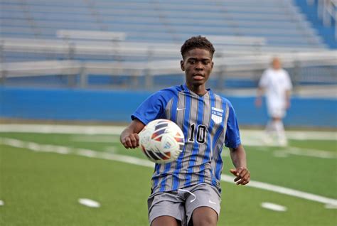 Meet Alyns Polynice Haitian Born Star Soccer Player At Oakcrest High