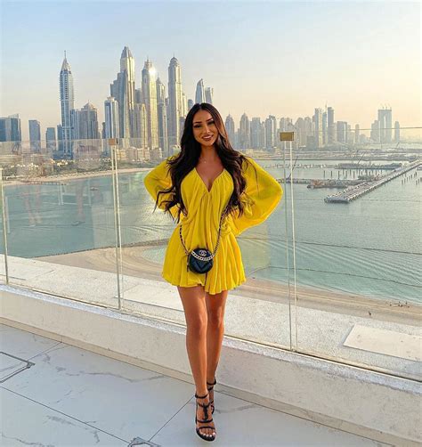 Dilara On Instagram “golden Hour In Dubai ” Selfies Poses Classy