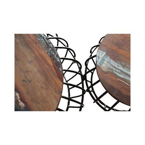 The lower shelf is great for additional storage or displaying your treasures. Wire Frame Coffee Table
