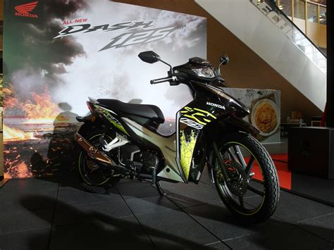 Terdapat empat pilihan warna bagi honda dash 125 baharu iaitu hitam mutiara, biru mutiara, merah dan edisi repsol. Honda Dash 125 Baharu - Harga Dari RM5,999 | Gohed Gostan