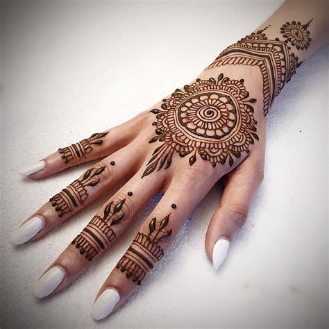 8 Easy Simple Arabic Mehndi Designs For Hands Image