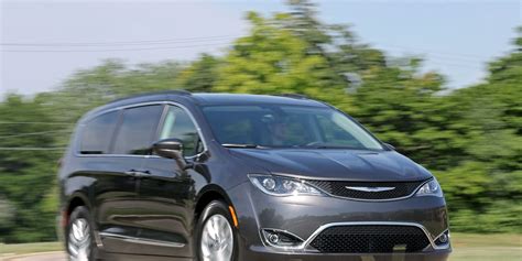 2017 Chrysler Pacifica Touring L Test Review Car And Driver