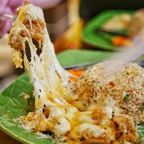 Doyan nasi goreng sekaligus sensasi gurih keju mozzarella? NASI GORENG BISTIK MOZARELLA BAKAR !! - Review kuliner.eat.cook di restoran Nasi Goreng Bistik ...