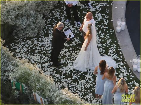 Miley Cyrus Is Maid Of Honor At Mom Tish Cyrus Wedding To Dominic Purcell Photo 4962016