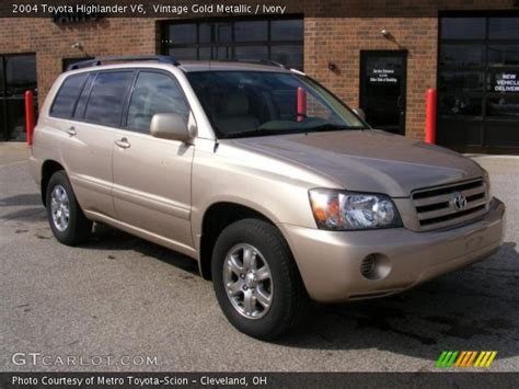 Vintage Gold Metallic 2004 Toyota Highlander V6 Ivory Interior