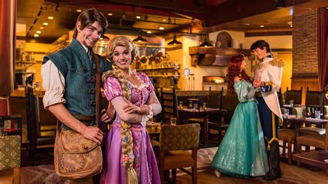 9 Of The Best Character Dining Locations At Walt Disney World