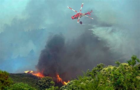 Un Voraz Incendio Arrasa Ya Con 800 Hectáreas En Las Islas Canarias En