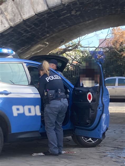 Violentata Da Due Uomini In Piazza Stupratori Individuati E Arrestati