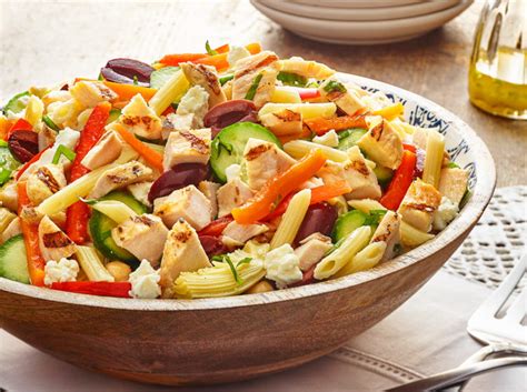 Easy classic pasta salads are the trademark of summer bbqs, pool parties, and potlucks. Mediterranean Chicken & Pasta Salad - Bell & Evans