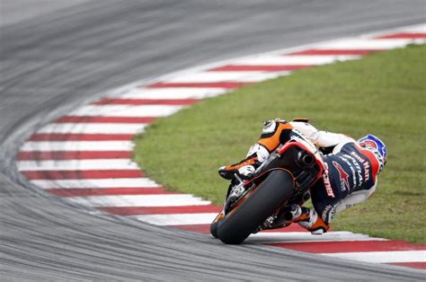 Aleix espargaro led the way for the noale fabio quartararo (petronas yamaha srt) began the 2020 sepang motogp preseason test in an increasingly familiar position: MotoGP: Test Results & Photos from Day 2 at Sepang ...