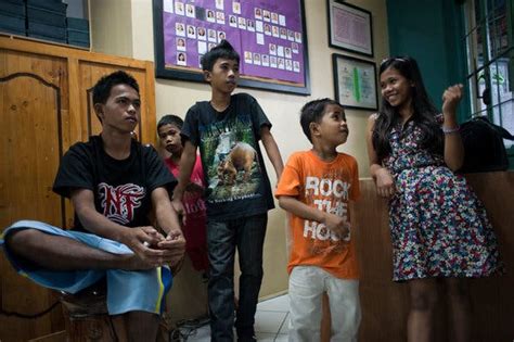 A New Jolt To Filipino Siblings Orphaned By A Typhoon The New York Times
