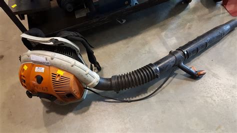 Understanding how to start each type should begin with the instructions that are provided with the trimmer itself. STIHL BR500 GAS BACKPACK BLOWER - Big Valley Auction