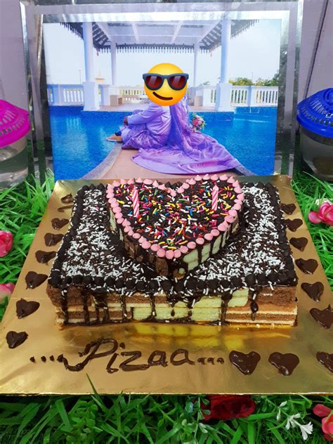 Sempena hari lahir aktor fattah amin pada hari ini, pelakon fazura telah menulis ucapan yang manis dan bermakna buat suaminya. Suami Buat Sendiri Kek Apollo Kedai RM2, Surprise Hari ...