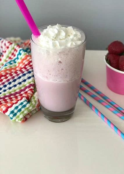 Copycat Starbucks Strawberry And Crème Frappuccino Pams Daily Dish