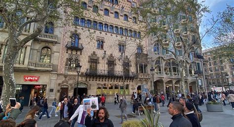 Gaudí Sagrada Familia And Modernism Tour Barcelona