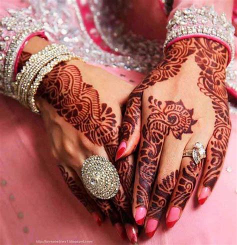 Top 20 Beautiful Engagement Mehndi Designs For Womens