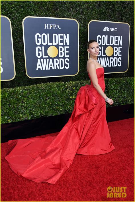 Photo Scarlett Johansson Wows Plunging Red Gown Golden Globes 2020 13