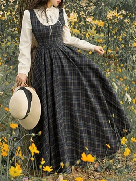 Pin By Flying Thumper On Dresses In 2020 Old Fashion Dresses Pretty