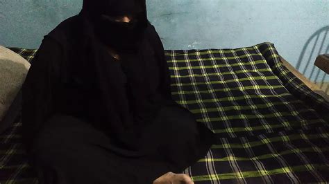 Muslim Burqa And Hijab Pahne Ek Naukrani Ko Malik Ke Bete Ne Choda