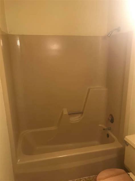 If a new tub is not in your budget, you can repair and reseal the exiting tub yourself. Fiberglass Bathtub & Shower Repair Experts in St Charles IL