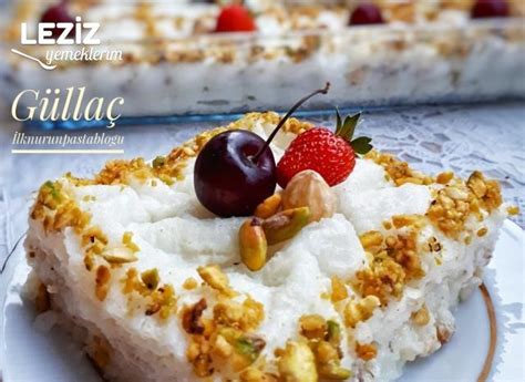 Şeker tamamen eridikten sonra şekerli süt ılıması için ocaktan alınarak bir kenarda bekletilir. Muhallebili Güllaç Tarifi - Leziz Yemeklerim