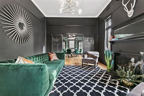 Below is a list of awesome spaces that explore the design of white and green living rooms. Gray with a Sparkle of Emerald Green: Serene St-Kilda ...