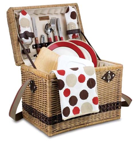 the best picnic baskets on the market in 2018 a foodal buying guide