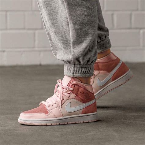 hot sale air jordan 1 mid digital pink womens basketball shoes aj1 jordan sneakers sneakers