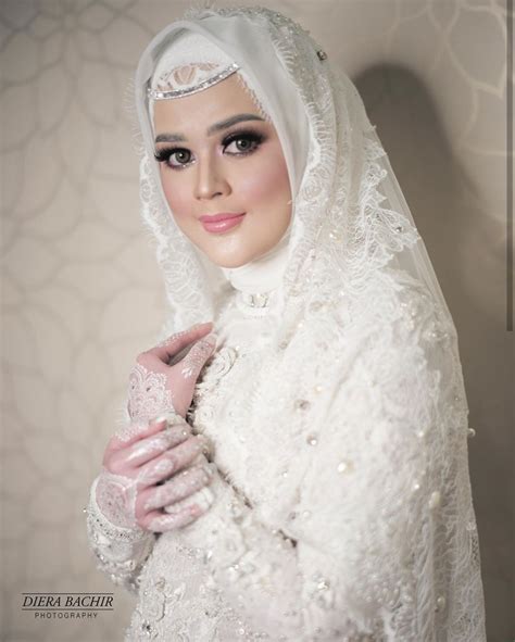 Benar atau tidaknya biarkan mereka yang mengungkapnya ya! Intip Gaya Busana Glamor Cut Meyriska yang Stylish Mulai ...