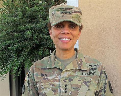 Army Surgeon General Shares Her Path To Success With Us Soldiers In