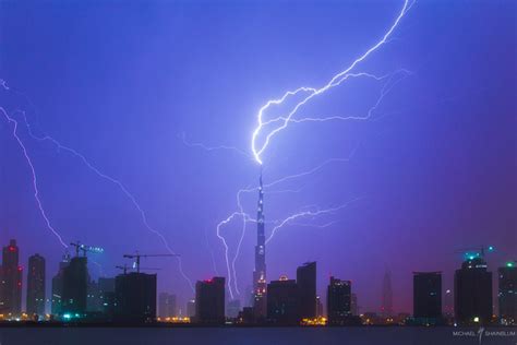 Stunning Photo Of Lightning Striking The Worlds Tallest Skyscraper