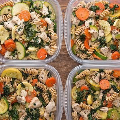If using plastic tupperware, allow food to cool down first. Meal-Prep Garlic Chicken And Veggie Pasta | Home decor ...