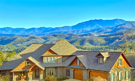 Luxury log cabins & chalets. Bluff Mountain Lodge: Sevierville TN 6 Bedroom Vacation ...