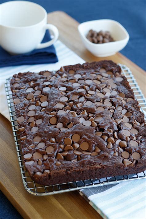 Quick And Easy Chocolate Slab Cake The 4 Blades Recipe Easy