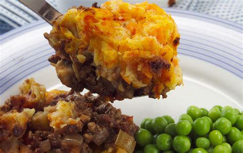 It is relatively quick to make at around 45 minutes, and this will serve 4 people. Quorn Shepherd's Pie | Dinner Recipes | GoodtoKnow