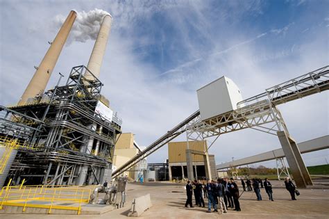 Trumps Epa Plans To Lift Co2 Limits On Coal Power Plants Vox