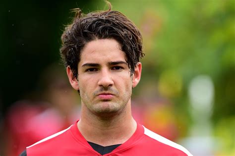 Check out his latest detailed stats including goals, assists, strengths & weaknesses and match ratings. Pato vai a jogo do Chelsea e alimenta rumores sobre ida à ...