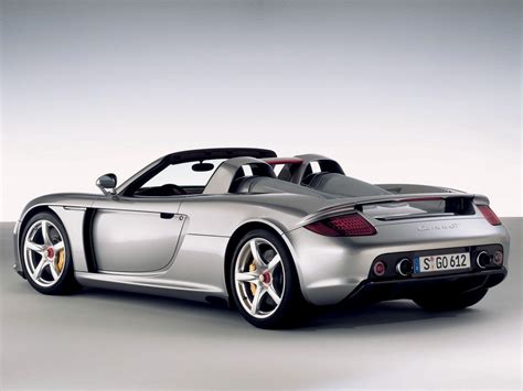Beautiful, powerful, advanced, and audacious. 2004 Porsche Carrera GT | Motor Desktop