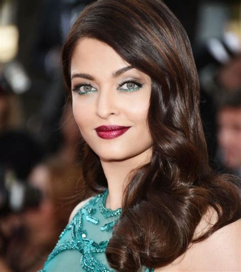 Aishwarya Rai Is The Most Beautiful Woman 20 Outfits That Prove This