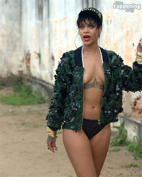 Rihanna Badgalriri Nude Leaks OnlyFans Photo TheFappening