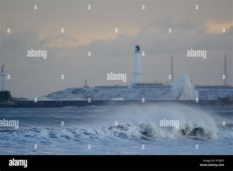 Winter Storm Hits Land At Aberdeen Harbour Powerful Waves And Girdle