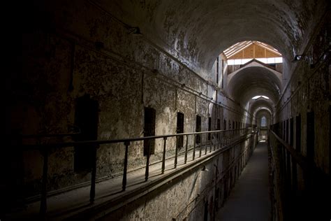 Do Occupational Licenses Exacerbate the Prison-to-Poverty Pipeline