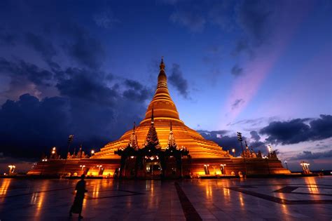 Nay Pyi Taw Uppatasanti Pagoda
